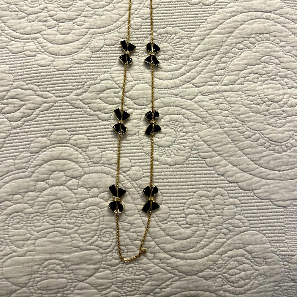 Gold & resin necklace.